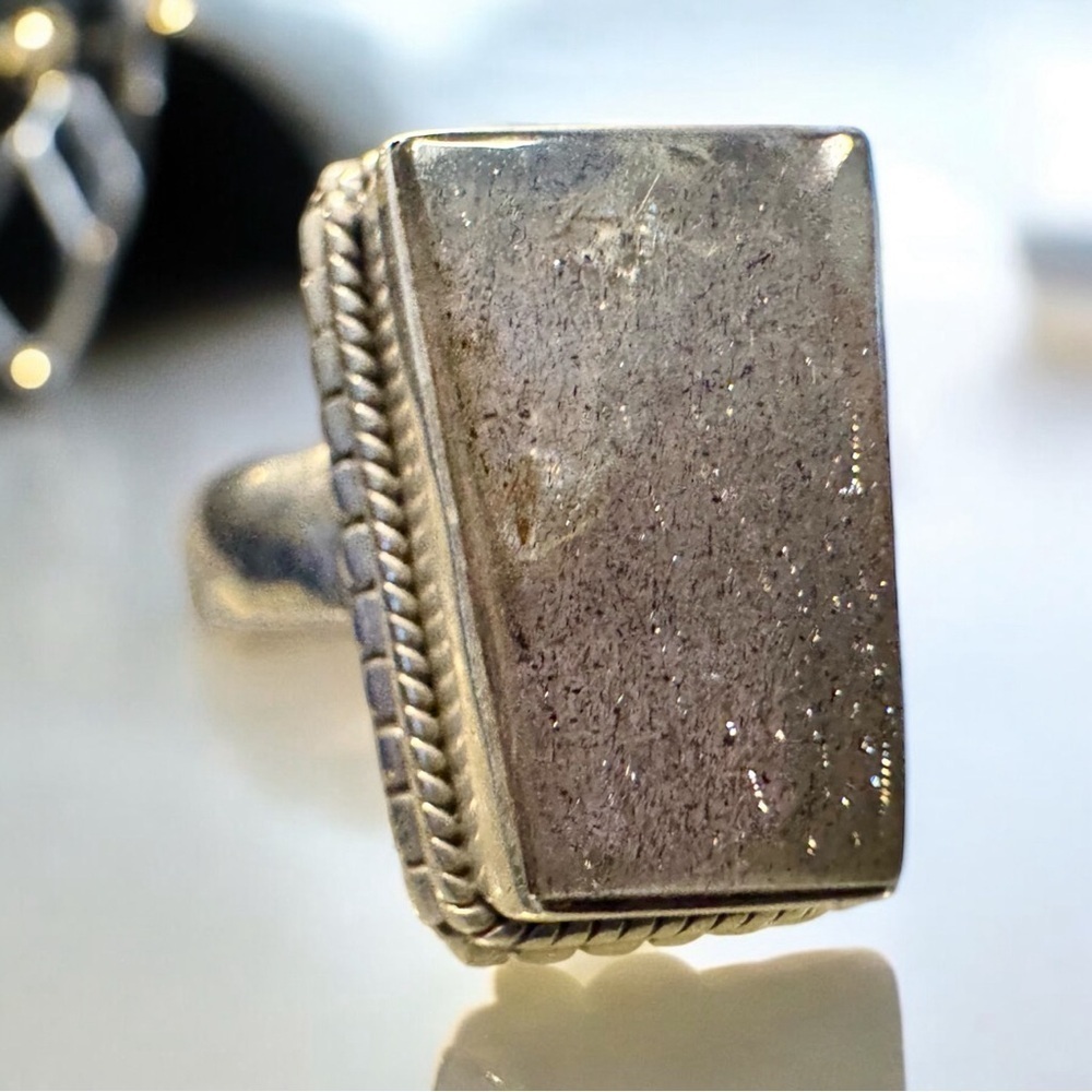 Flashy Labradorite Sterling Silver Ring (8.5) - Picture 3 of 8